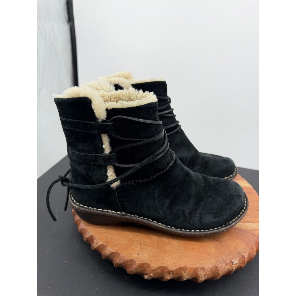 Ugg Caspia Boots Women Size 10 Black‎ Suede Shearling Lined Lace Up Ankle Boots
